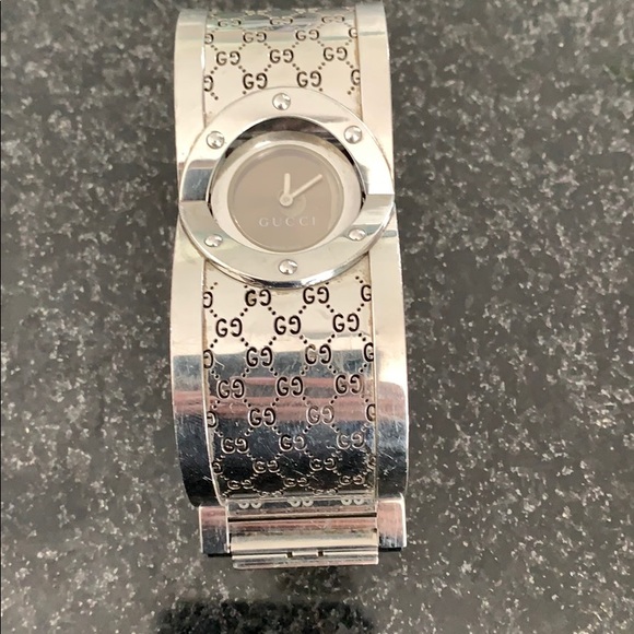 Ladies Gucci Watch - Picture 1 of 2